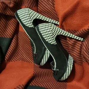 Women's Bakers stilettos....size 6.5